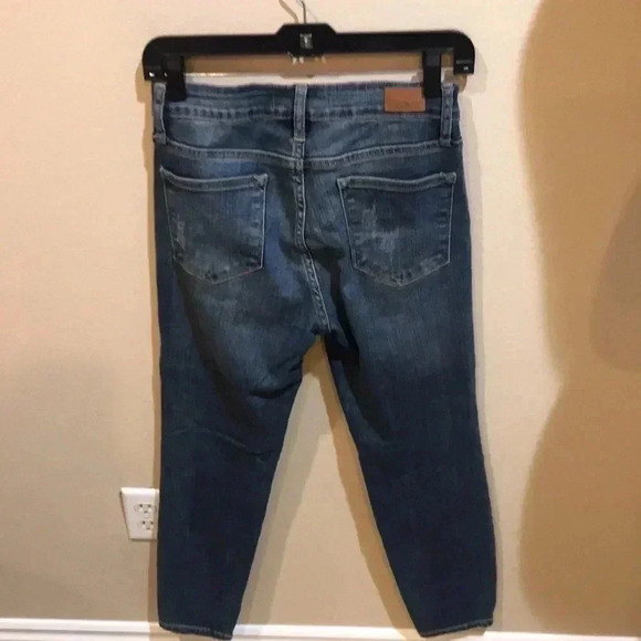 JUDY BLUE Relaxed Fit Distressed Mid Rise Skinny Jean-Size 28 - Picture 2 of 11